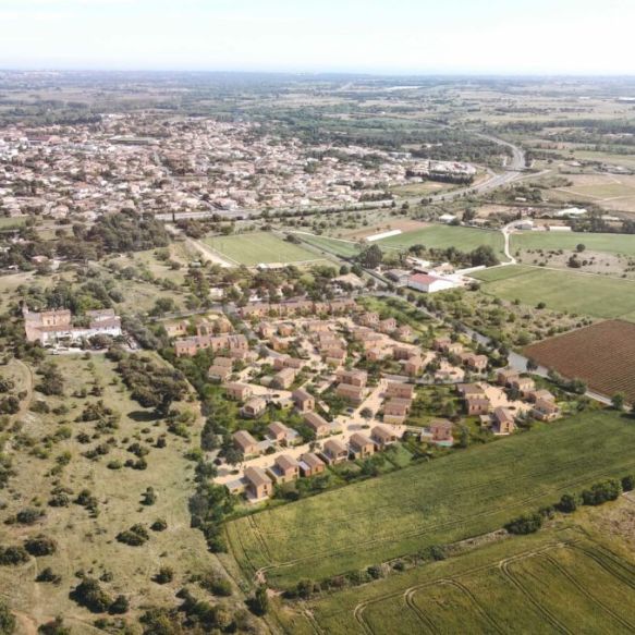 Terrain à Bessan 34550 avec Commerces  Ecole Accès A9